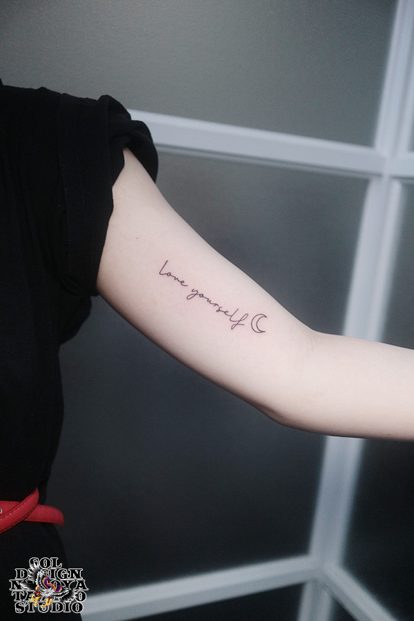 名古屋　タトゥー　女性